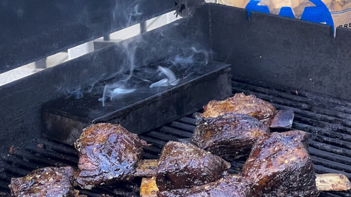 https://grillinggrandma.com/wp-content/uploads/2022/04/IG-Short-Ribs-Smoke-on-grill-1-1-720x405.jpg